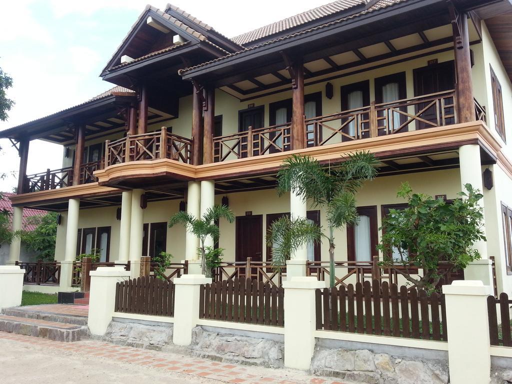 Pon Arena Hotel Muang Không Exterior foto